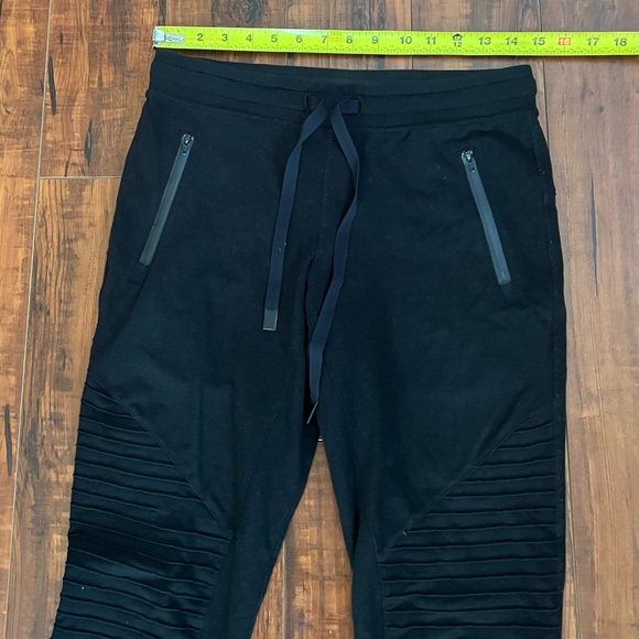 Alo Urban Moto Joggers - Picture 10 of 11